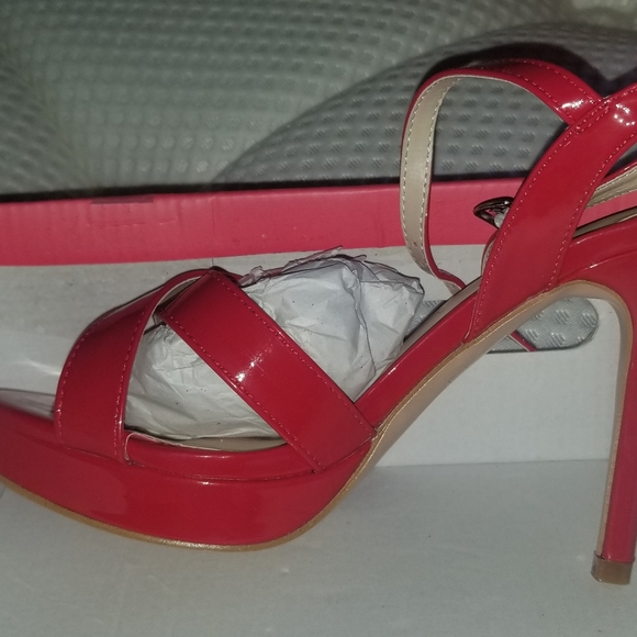 Allegra red heels size 7 - Picture 2 of 3